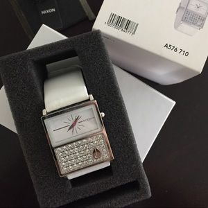Chalet white leather Nixon watch